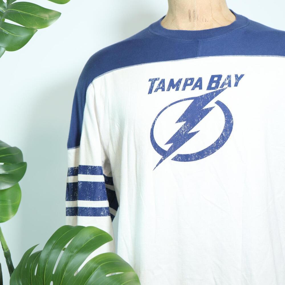 NHL Men's White and Multi Tshirt